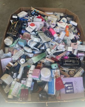 Cosmetics and Beauty Pallets - Image 8