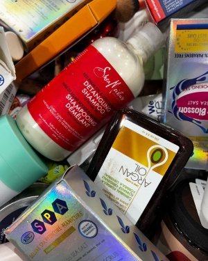 Cosmetics and Beauty Pallets - Image 9