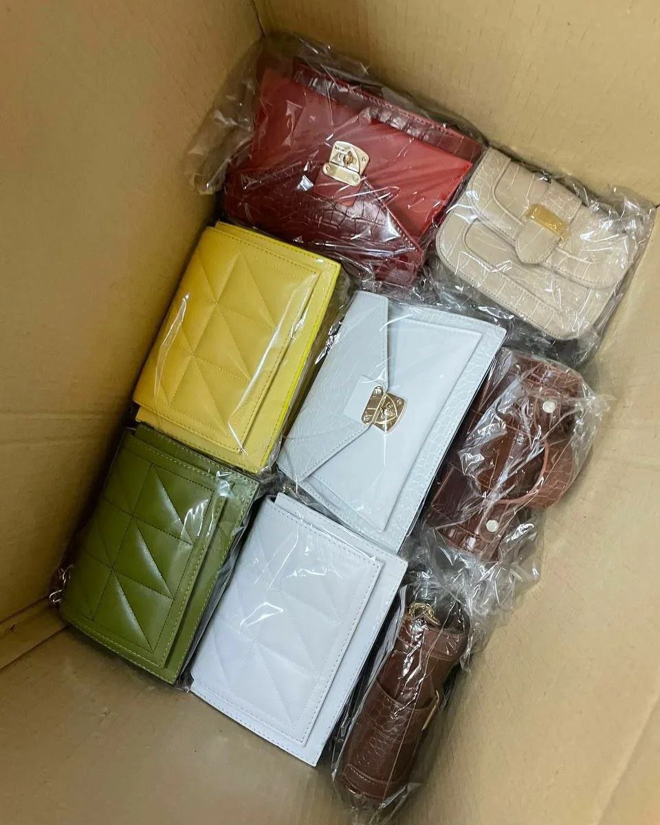 Female handbags pallet - Image 2