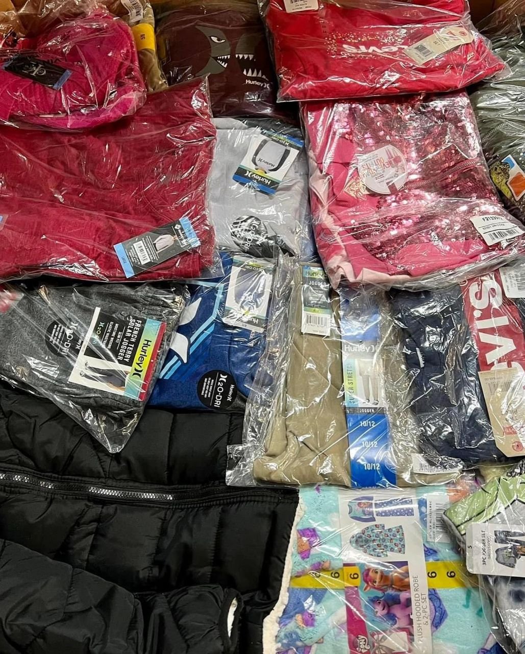 Sam's club clothes pallets - Image 8