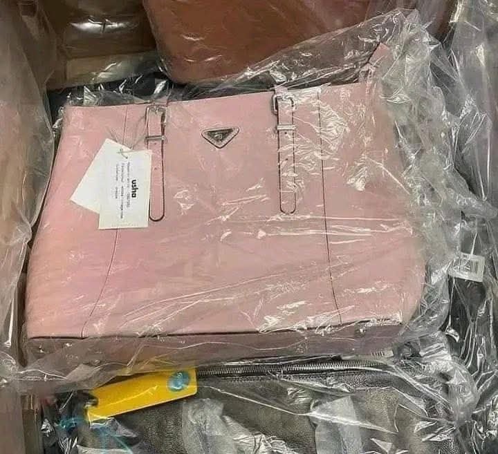 Female handbags pallet