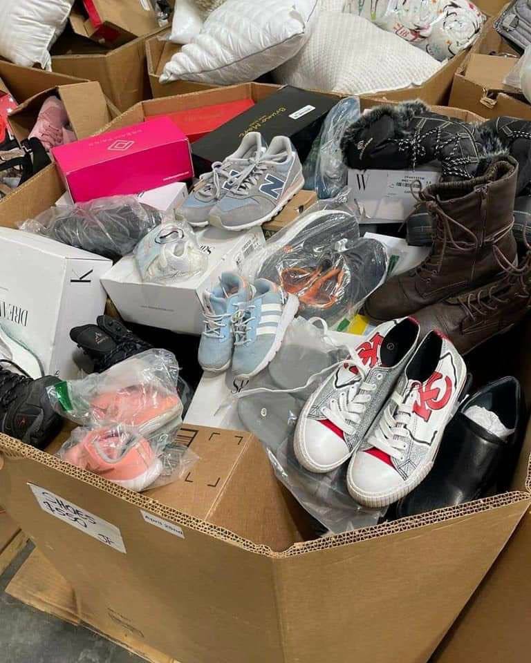 Overstock Shoes Pallets - Image 9