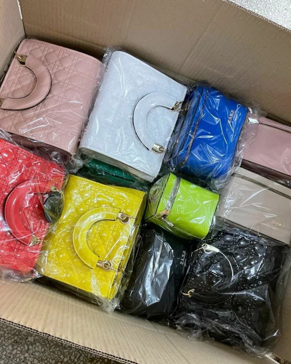 Female handbags pallet - Image 6