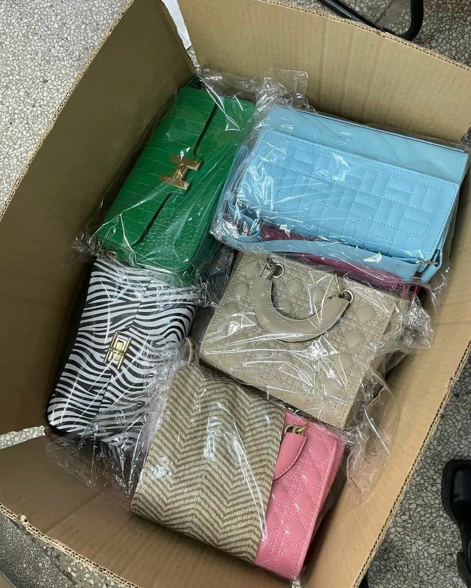 Female handbags pallet - Image 7