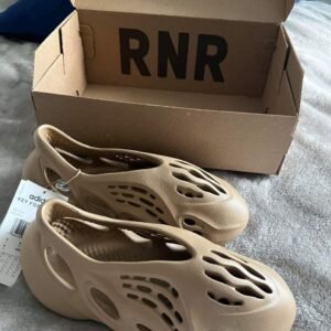 Yeezy Foam Runner Pallets